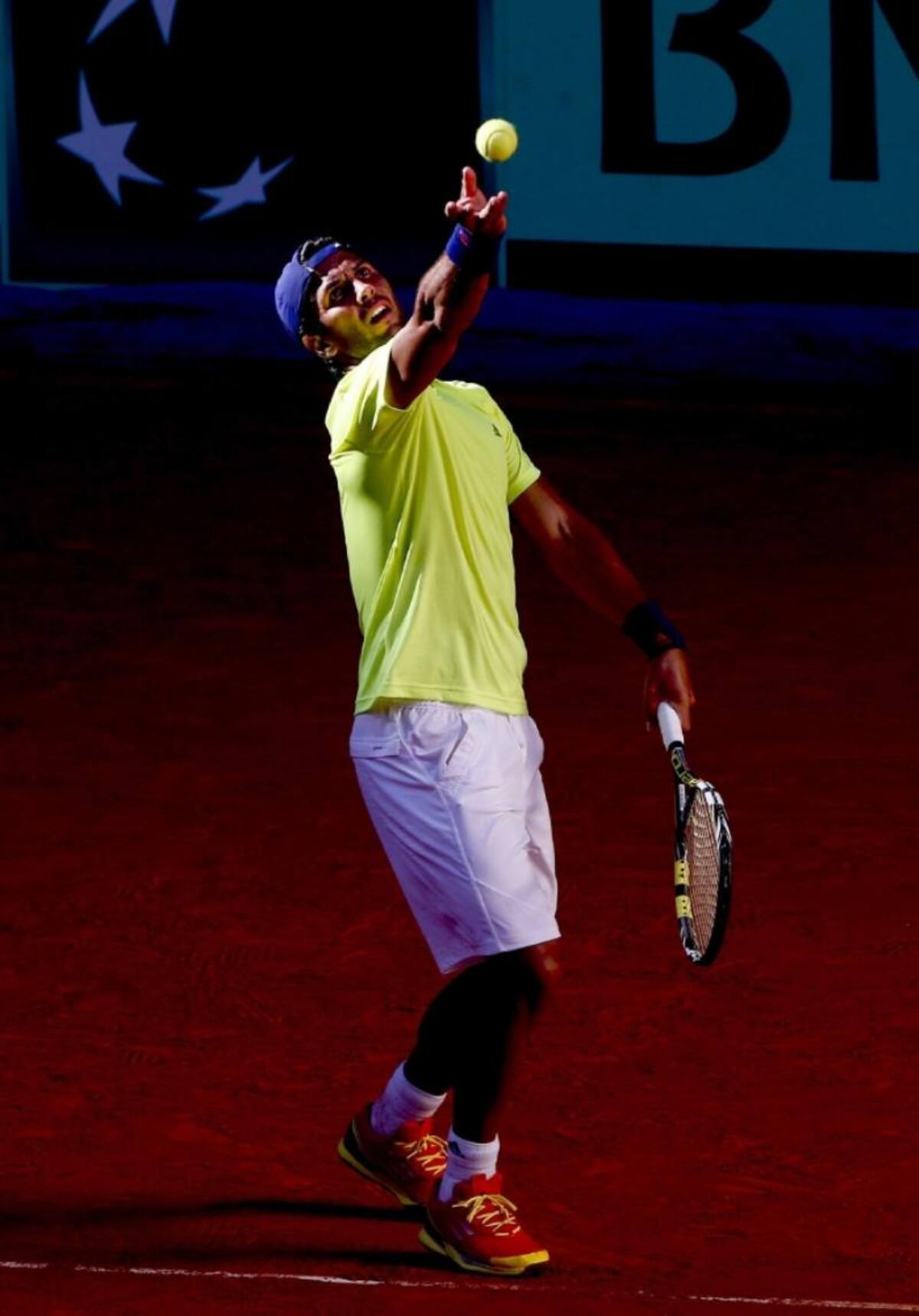 El equipo español encabezado por Rafael nadal y Fernando Verdasco realiza trabajos en la Caja Mágica de Madrid bajo la dirección de Alex Corretja.