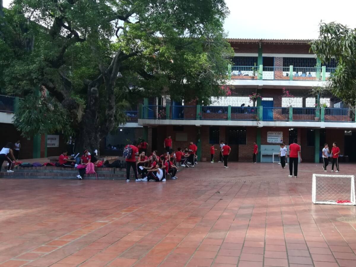 Padres de familia verifican bioseguridad en colegios de Cúcuta