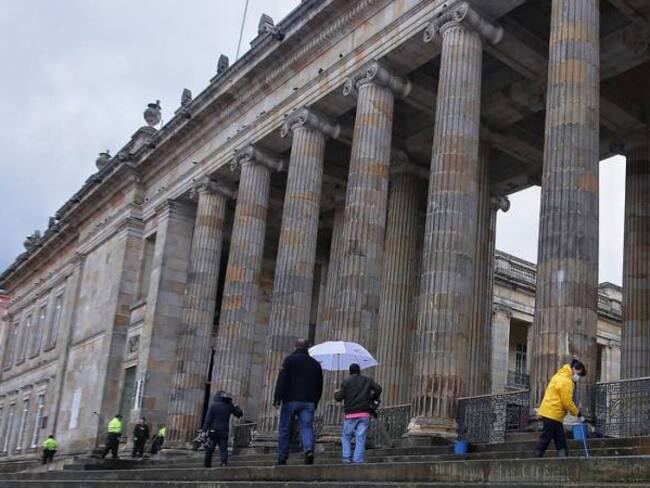 Ambiente de la Plaza de Bolívar previo a las votaciones