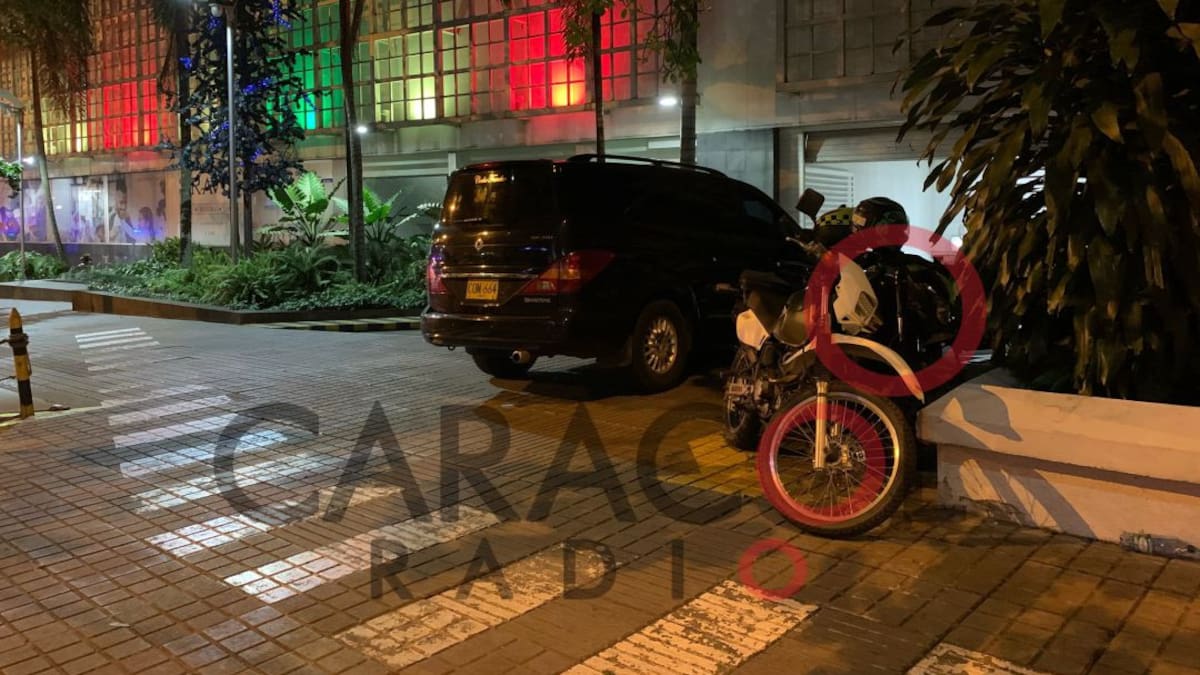 Balacera en pleno sótano de un centro comercial de Cali deja dos muertos