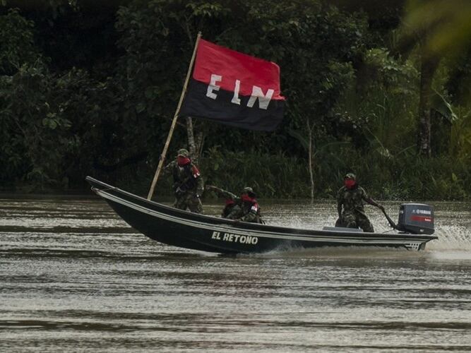 El ministro de Defensa culpó al ELN de la muerte de menores en combates en el Chocó. Foto: Getty Images / LUIS ROBAYO