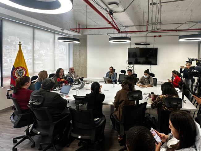 CRC aclara que solicitud a medios de TV es “voluntaria y no investigativa” // CRC Colombia