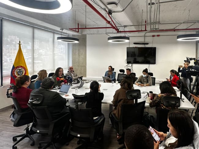 CRC aclara que solicitud a medios de TV es “voluntaria y no investigativa” // CRC Colombia