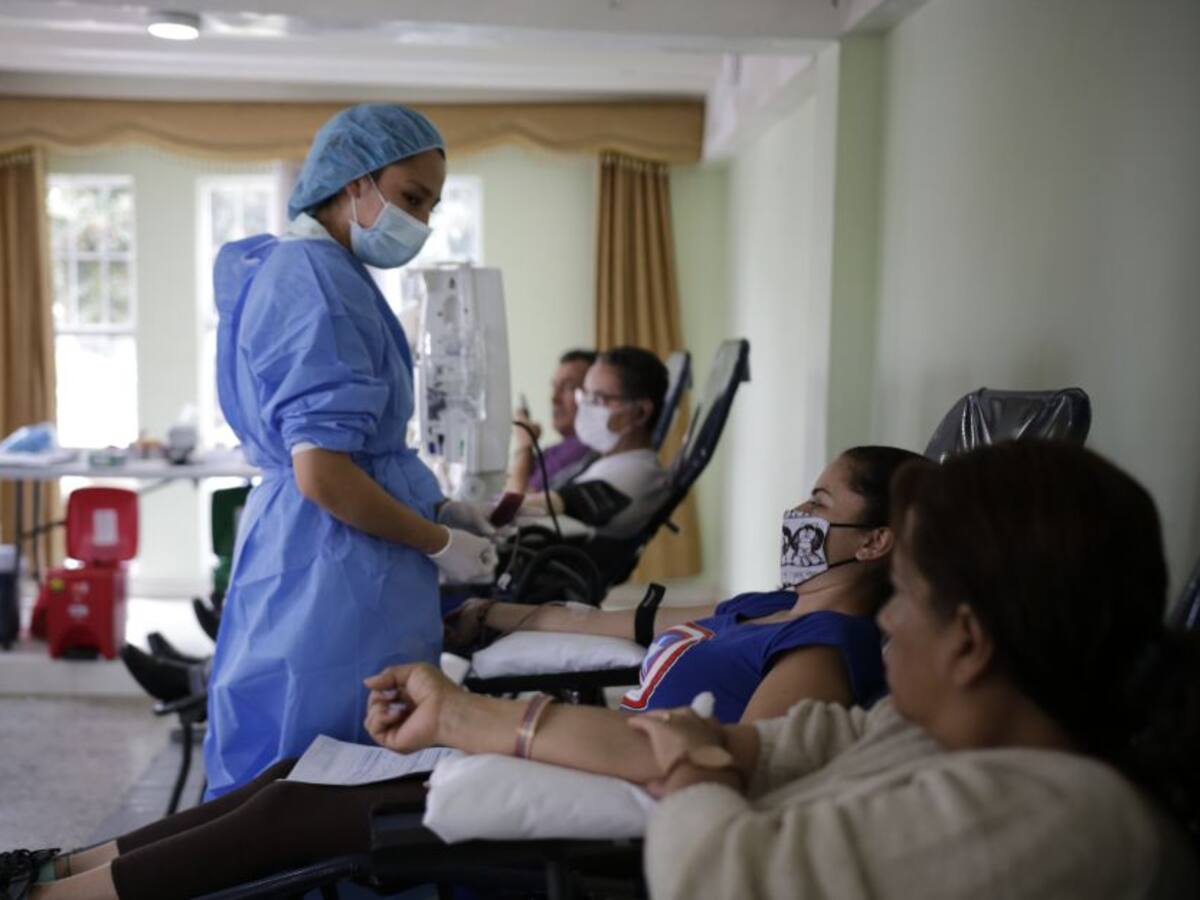 U. Rosario anticipa grados de medicina para combatir Covid-19