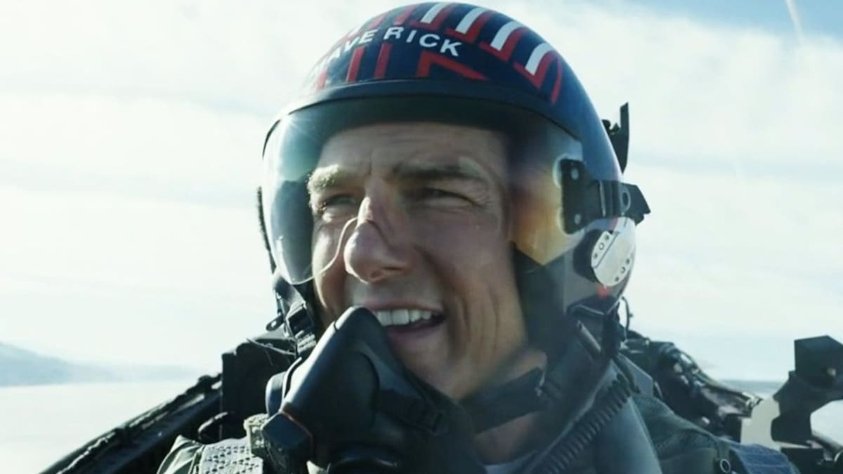 Tom Cruise recibió certificado de aviación naval honorífico por Top Gun