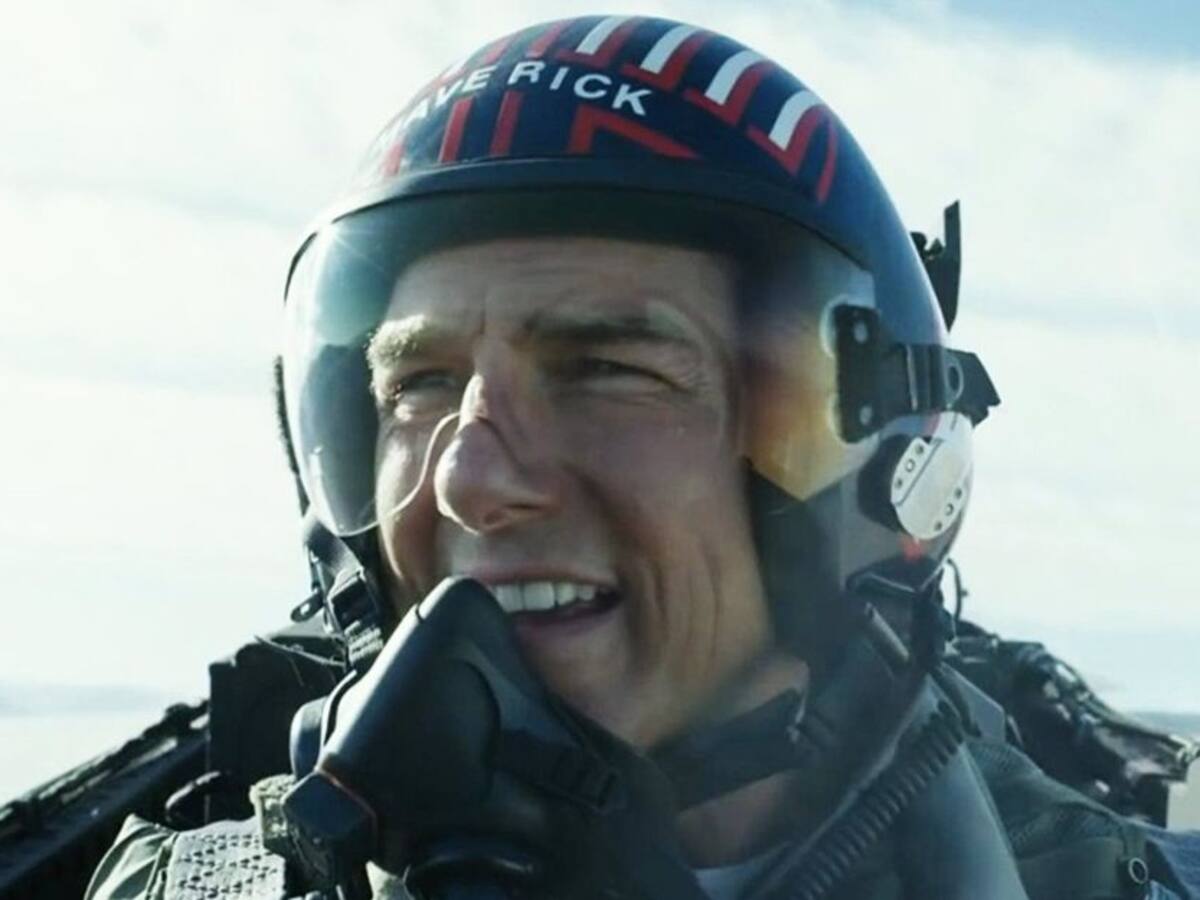 Tom Cruise recibió certificado de aviación naval honorífico por Top Gun