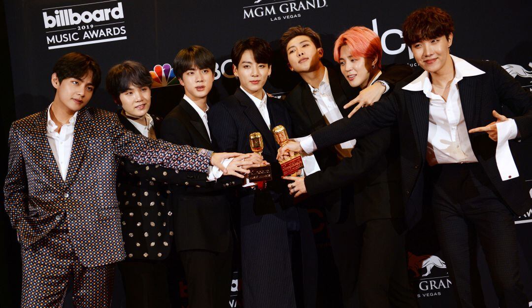 BTS fue a cine con un grupo de ARMYS en Corea del Sur