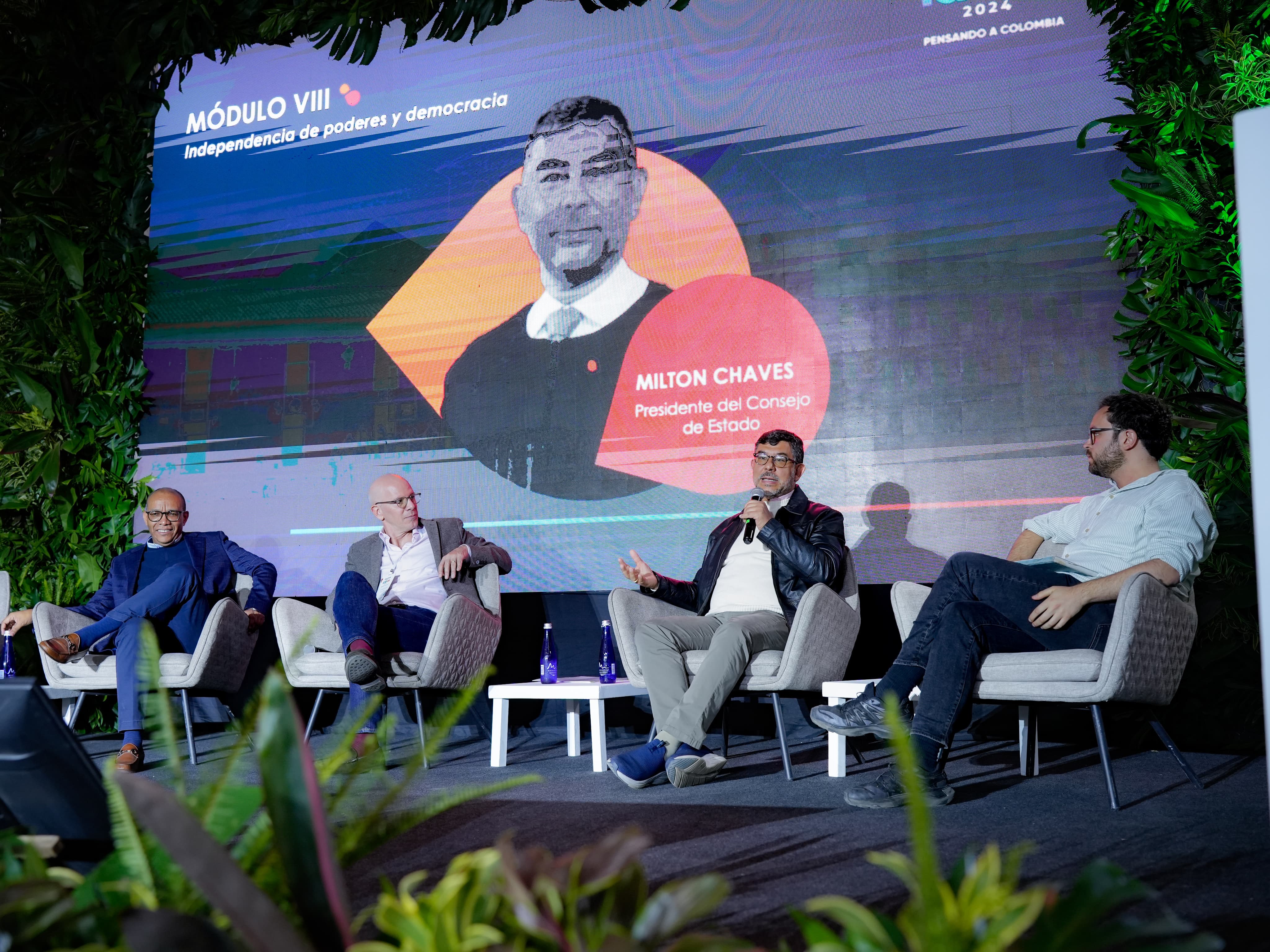 Durante la conversación sobre justicia en Colombia, miembros de las altas cortes insistieron en la importancia de mantener la separación de las ramas del poder publico y su autonomía. | Foto: Caracol Radio