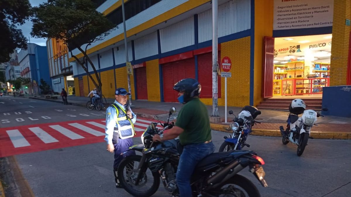 Tránsito realizará operativos a motociclistas para que usen casco y chaleco
