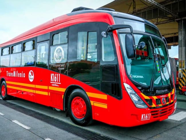 130 buses con motores a gas entraron en operación