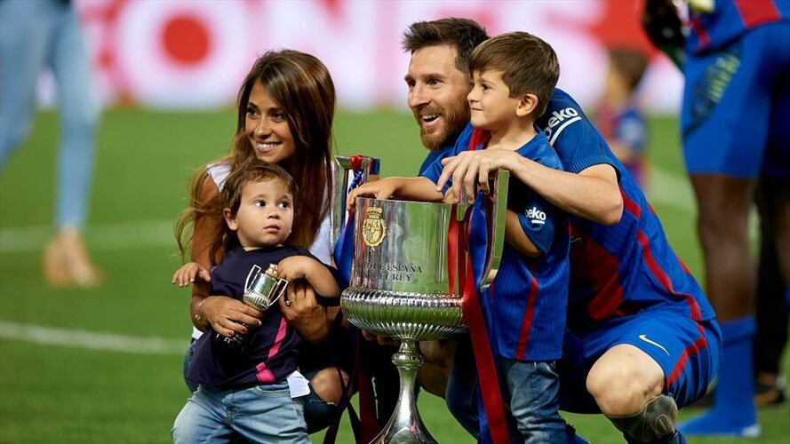 ¡Se agranda la familia! Messi y su esposa esperan su tercer hijo. Foto: Getty Images.