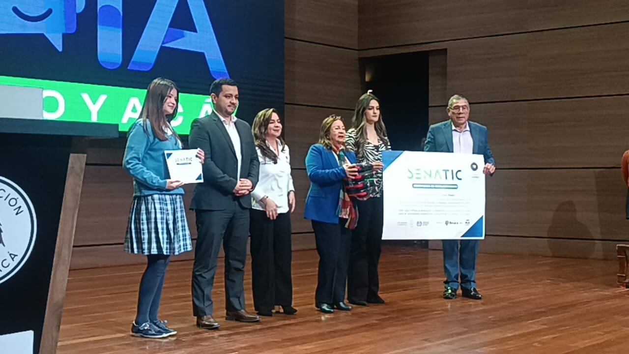 FOTO I CARACOL RADIO