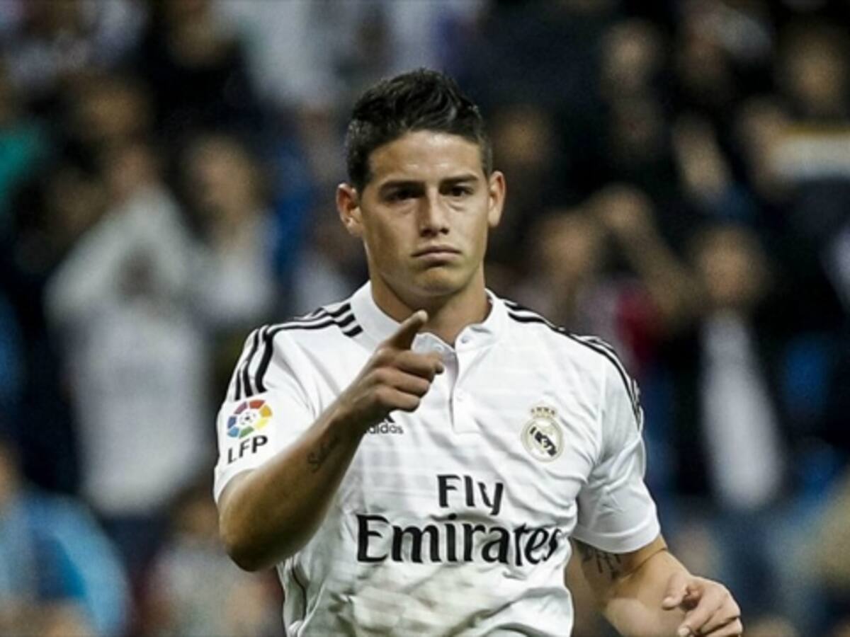 Sorprenden al lesionado James Rodríguez en un bar de Madrid