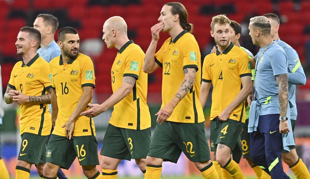 Australia celebra su victoria al final del partido.