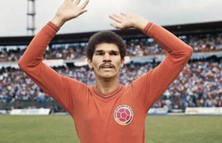 Eduardo Emilio Vilarete defendiendo la camiseta de la Selección Colombia / X: @FCFSeleccioncol.