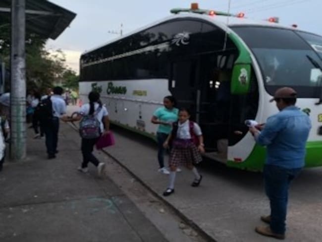 Cerca de mil estudiantes de Puerto Boyacá se quedaron sin transporte escolar por la falta de la realización del convenio con el municipio. / Foto: Suministrada.