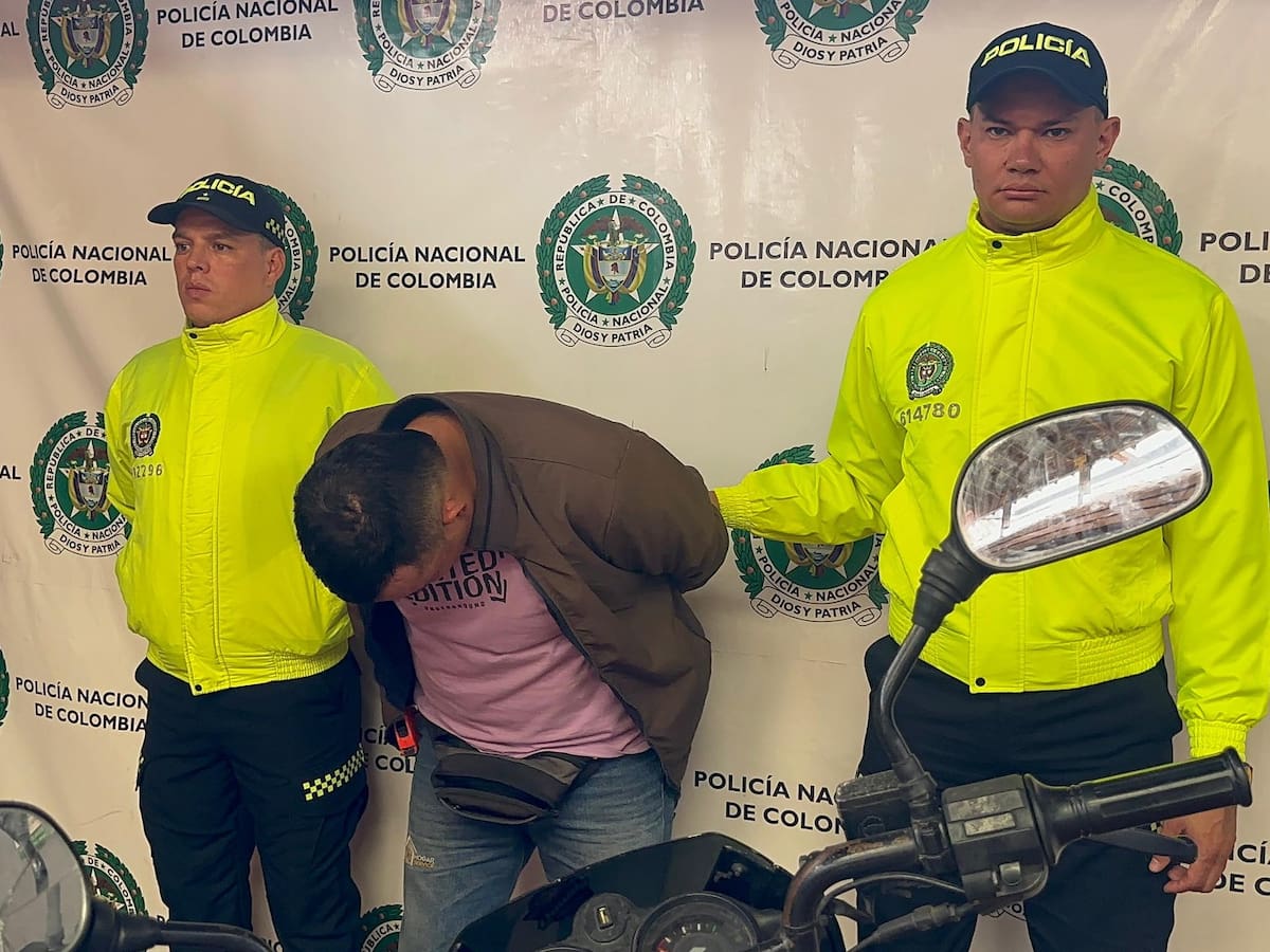 VIDEO | Capturado el sujeto que robó a un vendedor de ayacos en Bucaramanga