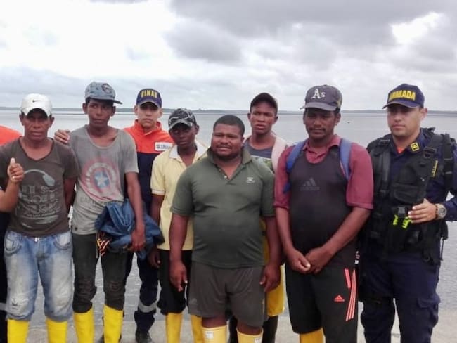 Seis días a la deriva permanecieron marinos ecuatorianos