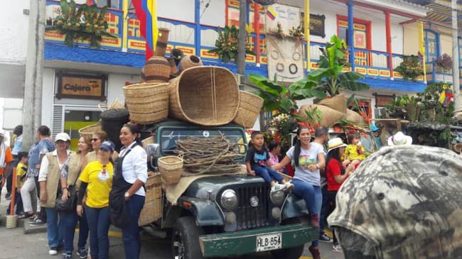 De lunes a viernes escuche 1150AM Las noticias de la región