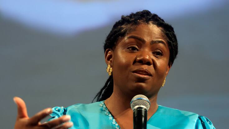 Salida de MinIgualdad, crisis en el gabinete y amenazas: los temas de Francia Márquez en La W