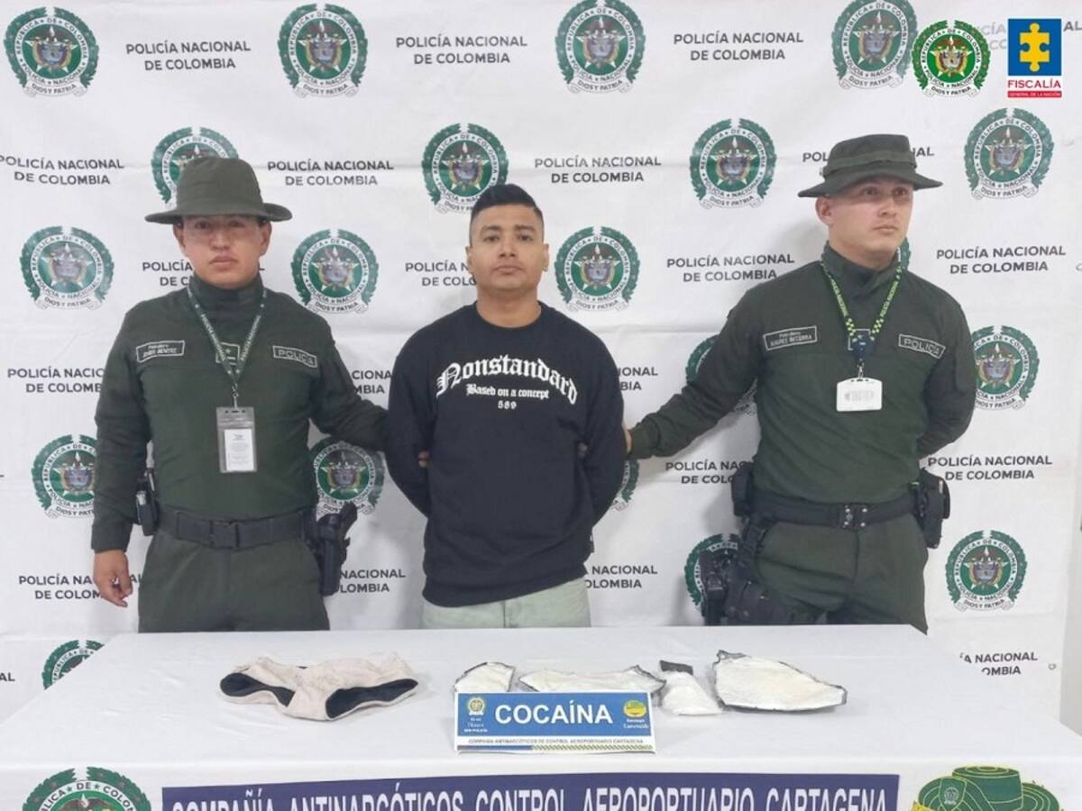 Cárcel a pasajero que pretendía viajar con cocaína por el aeropuerto de Cartagena
