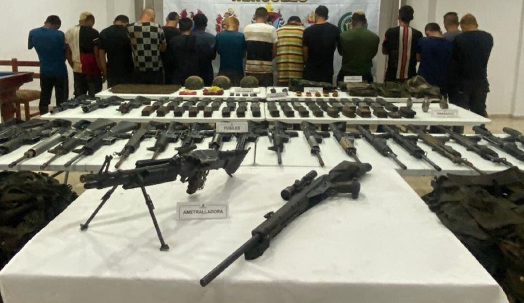 Con este golpe militar, la 'Oliver Sinisterra' queda debilitada. Quedan unos 50 hombres en armas.