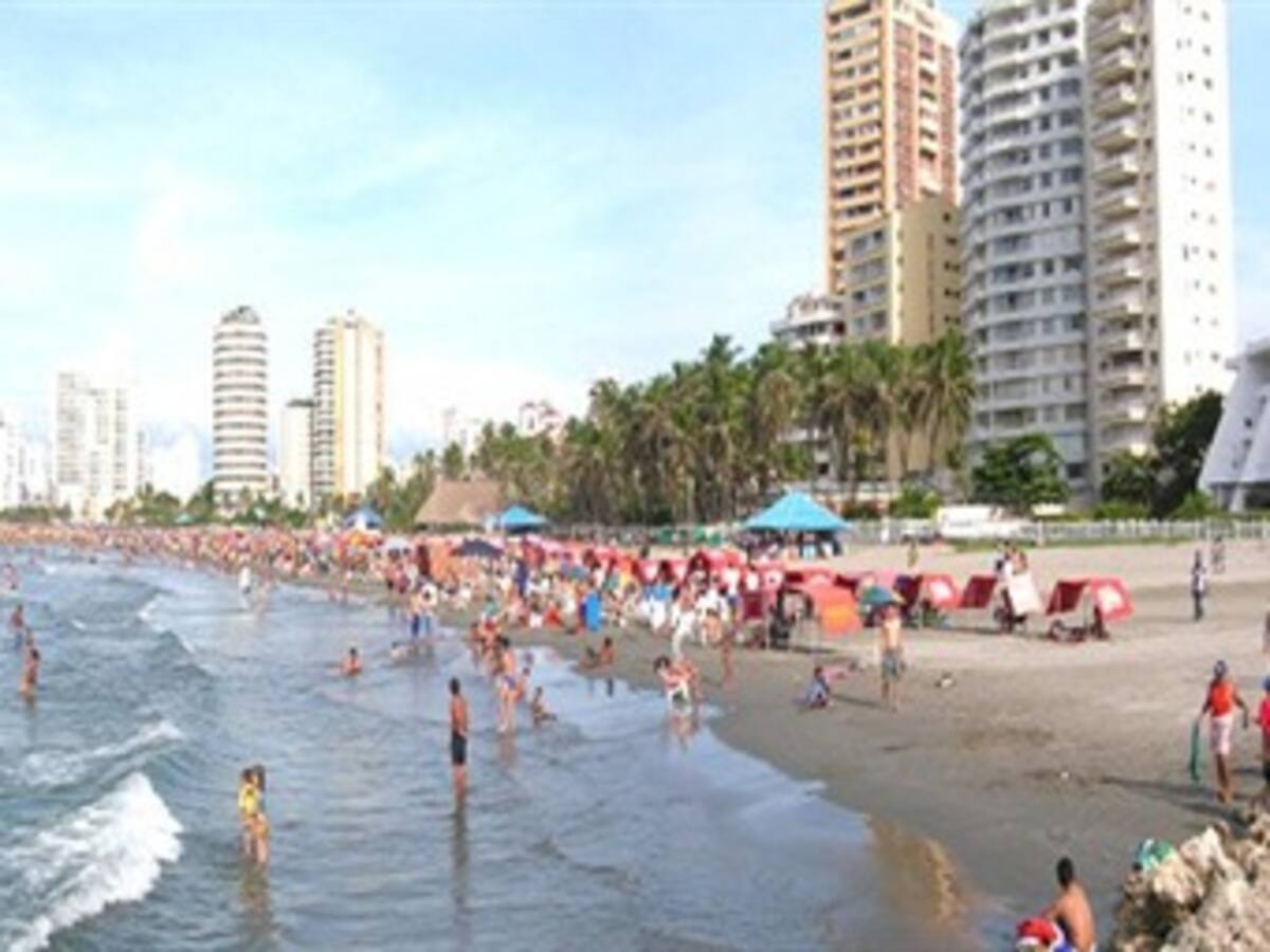 Chilenos aprovechan partido con Colombia para firmar convenio de turismo en Cartagena