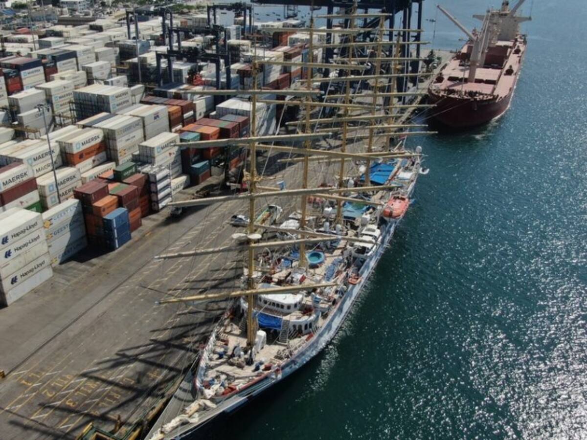 Se reactiva el turismo de Santa Marta con la llegada del crucero Royal Clipper