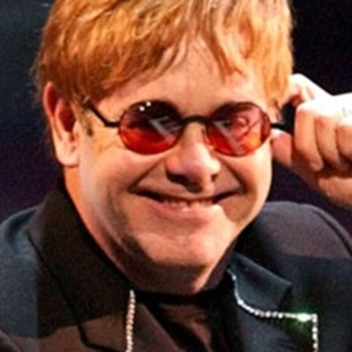 Elton John fue hospitalizado por una infección respiratoria severa