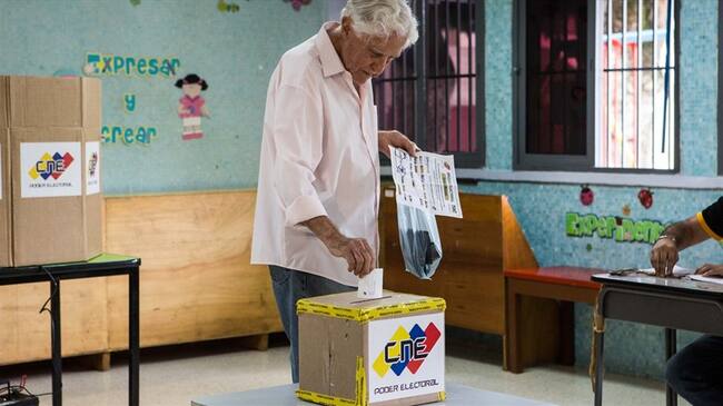 El mandatario ya había rechazado que los gobernadores electos se tengan que regir por la Asamblea Nacional Constituyente. Foto: Agencia EFE