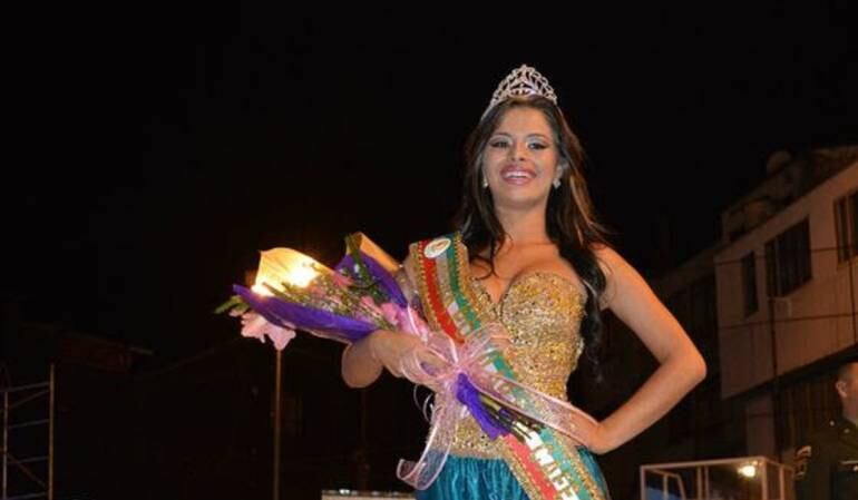 En el polideportivo El Cacique de Calarcá se llevó a cabo la ceremonia de elección y coronación