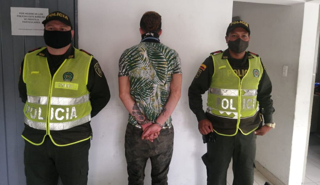 Capturado por presunto hurto de celular.