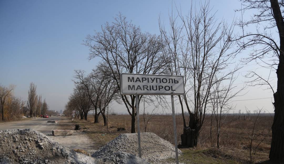 Una de las entradas a la ciudad de Mariupol, al sur de Ucrania.                     Foto: Getty 