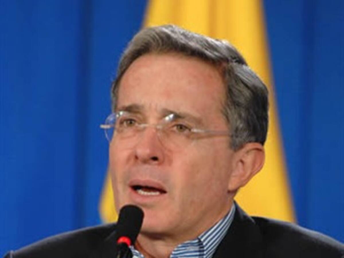 Cerca de 20 billones de pesos en vigencias futuras dejaría comprometido el Gobierno Uribe hasta el 2020