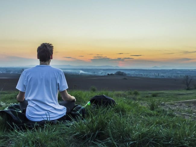 ¿Qué beneficios trae conectar la mente y el cuerpo desde la meditación?
