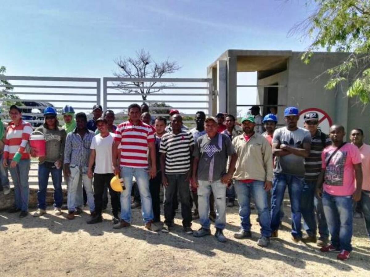 Obreros de proyecto de Karibana en Cartagena denuncian falta de pago
