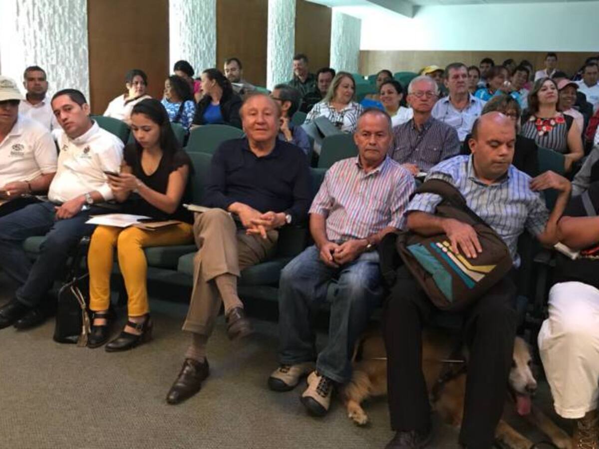 Procuraduría formula pliegos de cargos contra alcalde de Bucaramanga
