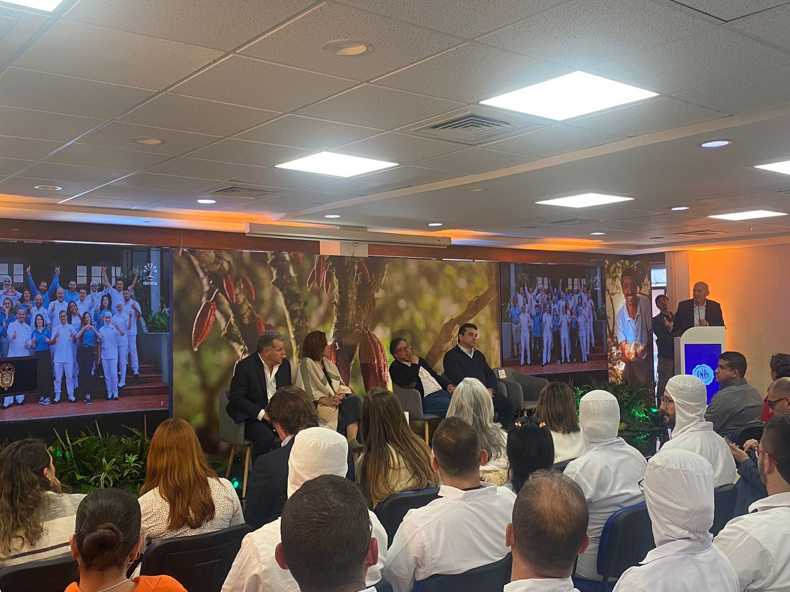 Encuentro del presidente Gustavo Petro con empresarios antioqueños. Foto: Caracol Radio.