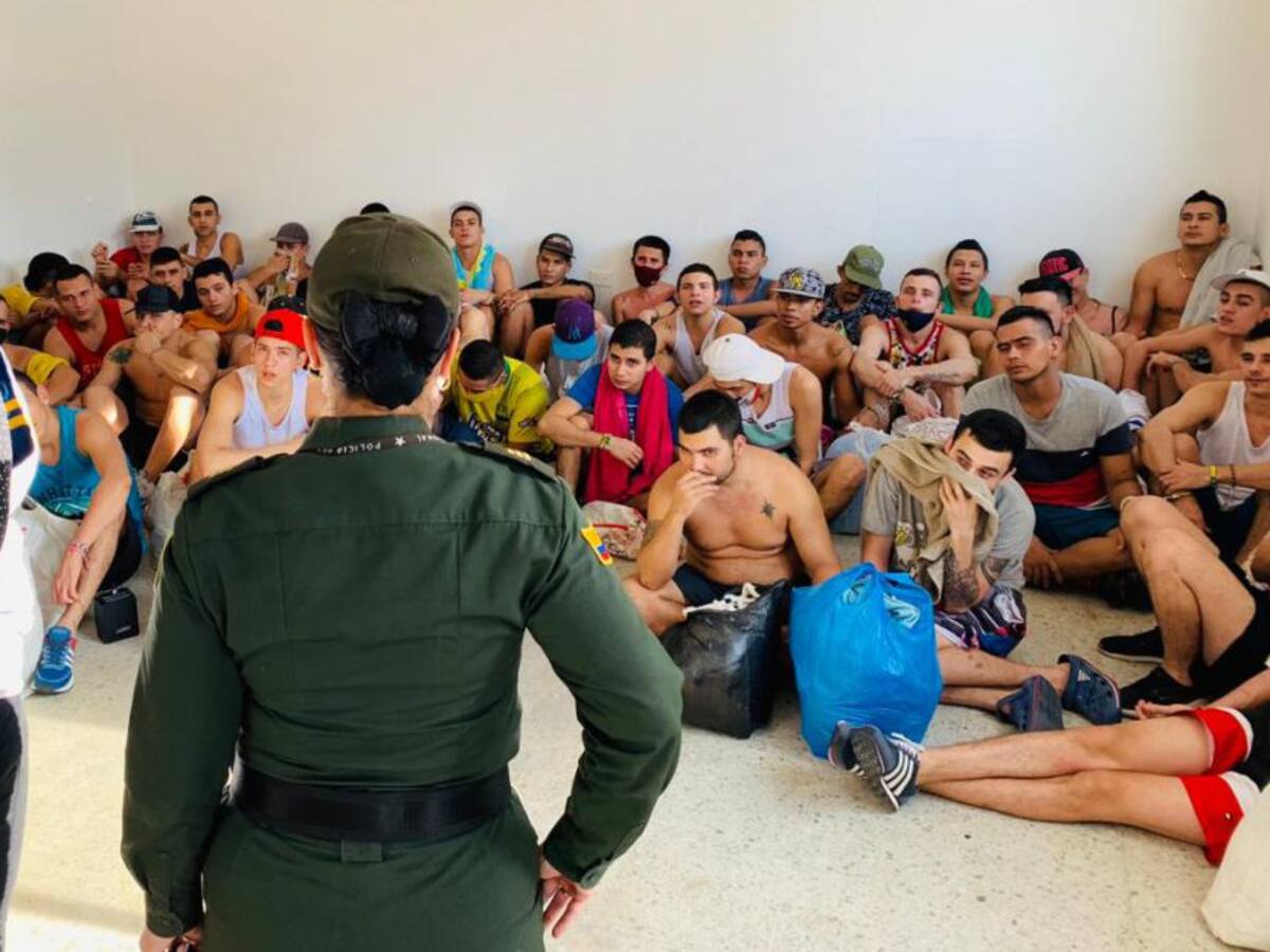 VIDEO: Hacinamiento en estaciones de Policía está al 600%