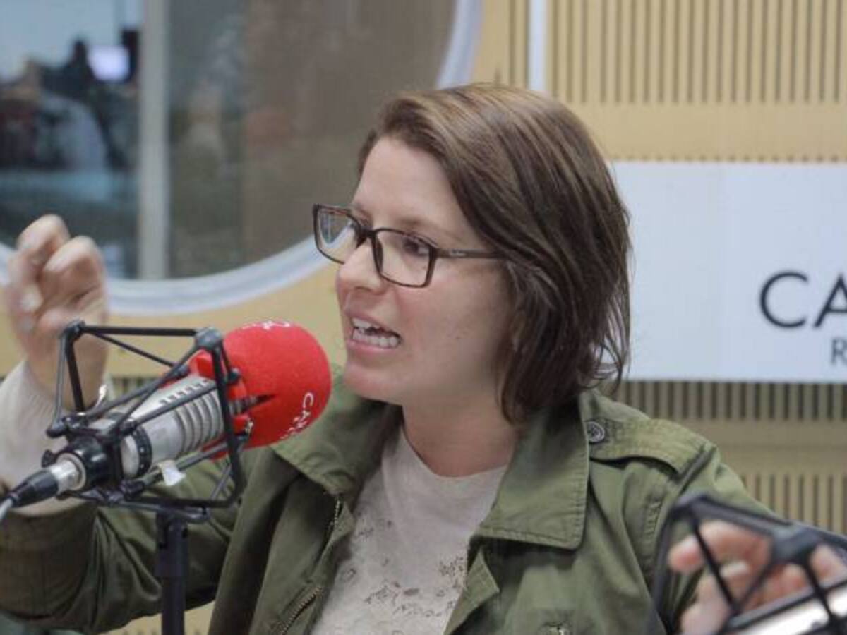 El reto, no dejarnos sumir en la polarización: Juanita Goebertus