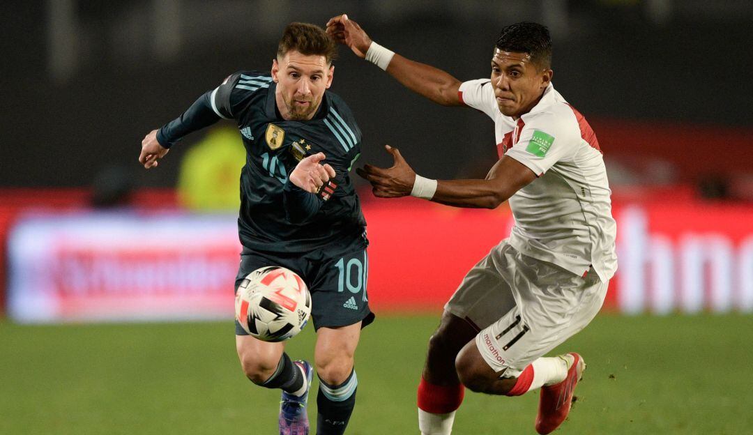 Lionel Messi y Raziel García en las Eliminatorias 2021