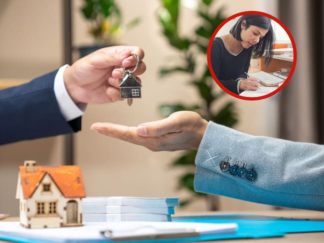 Traspaso de llaves de una vivienda junto a una mujer que realiza una lista (Foto vía Getty Images)