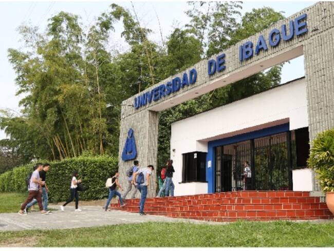 Ingreso a la Universidad de Ibagué en el barrio Ambalá