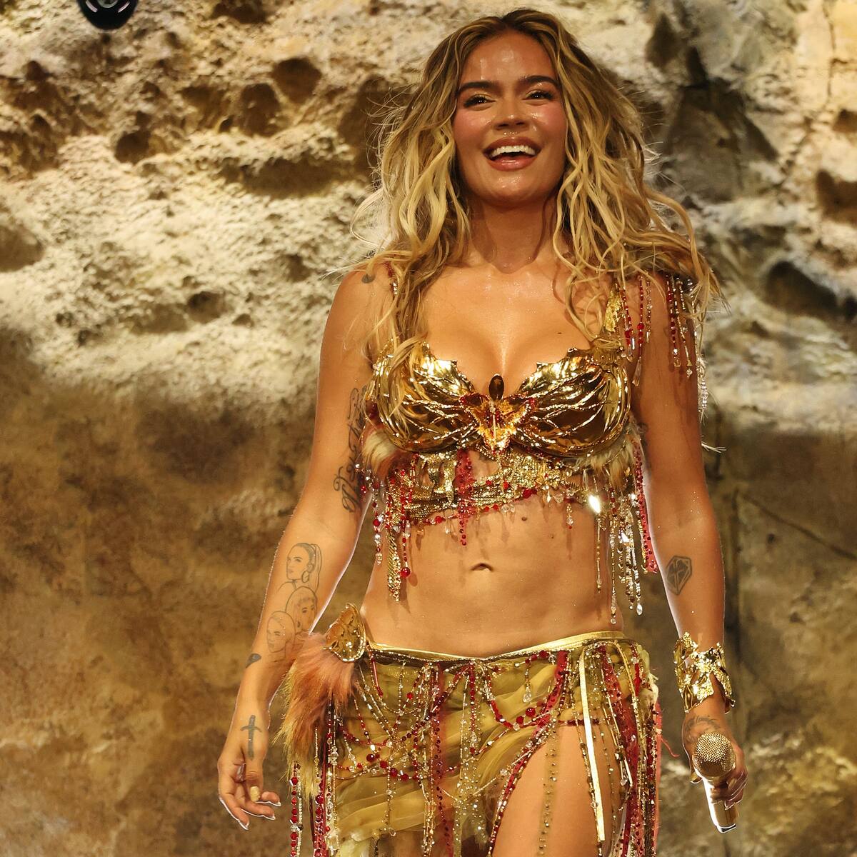Karol G dio inicio a su gira mundial: “Viajando Por El Mundo Tropitour”