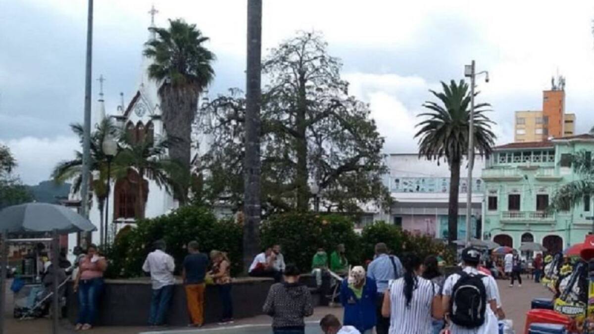 Hirieron con arma blanca a un Agente de Tránsito en el centro de Manizales