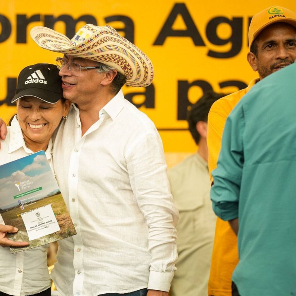 Gobierno le cumple al Cesar: 6.805 hectáreas pasan a manos de campesinos y comunidades étnicas