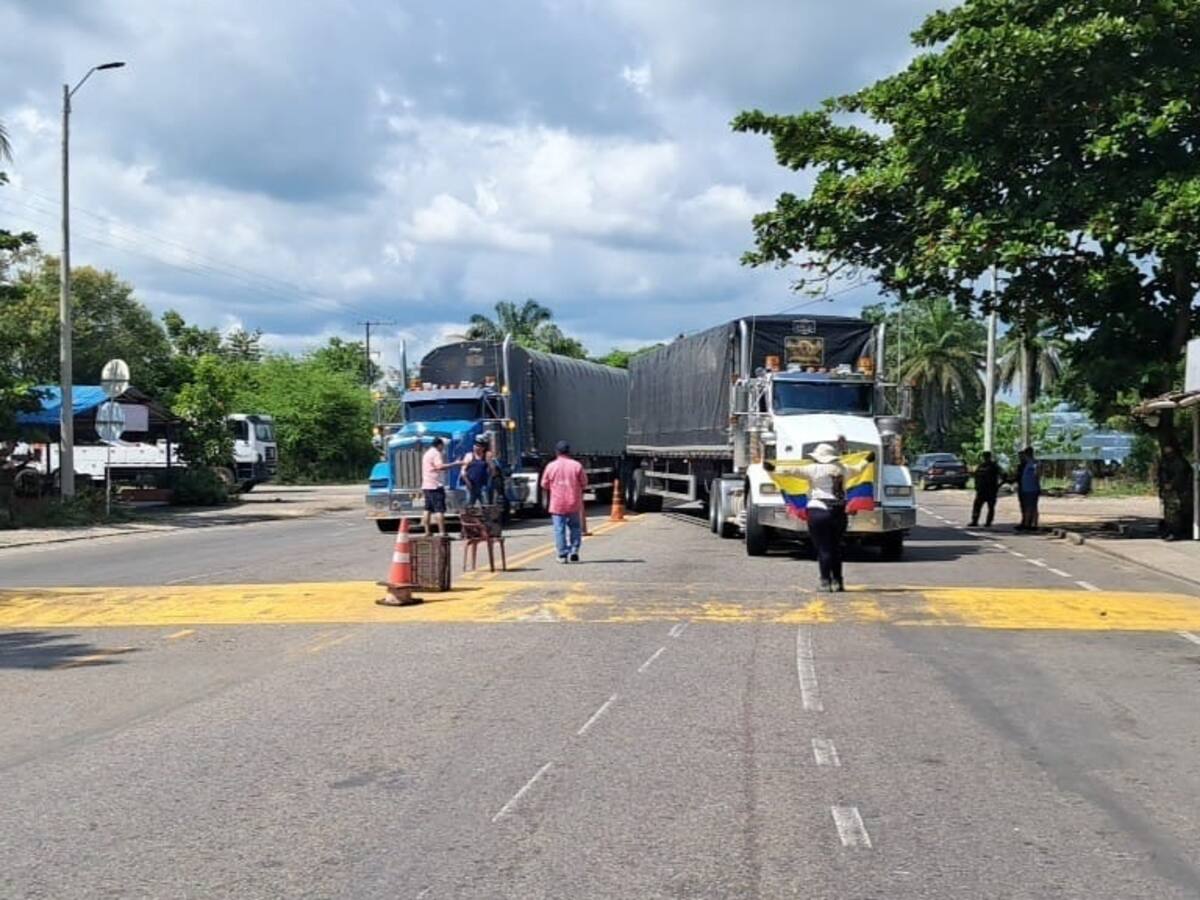 Levantan bloqueos en las Troncales 1 y 2 del Magdalena Medio tras acuerdo en mesas de diálogo