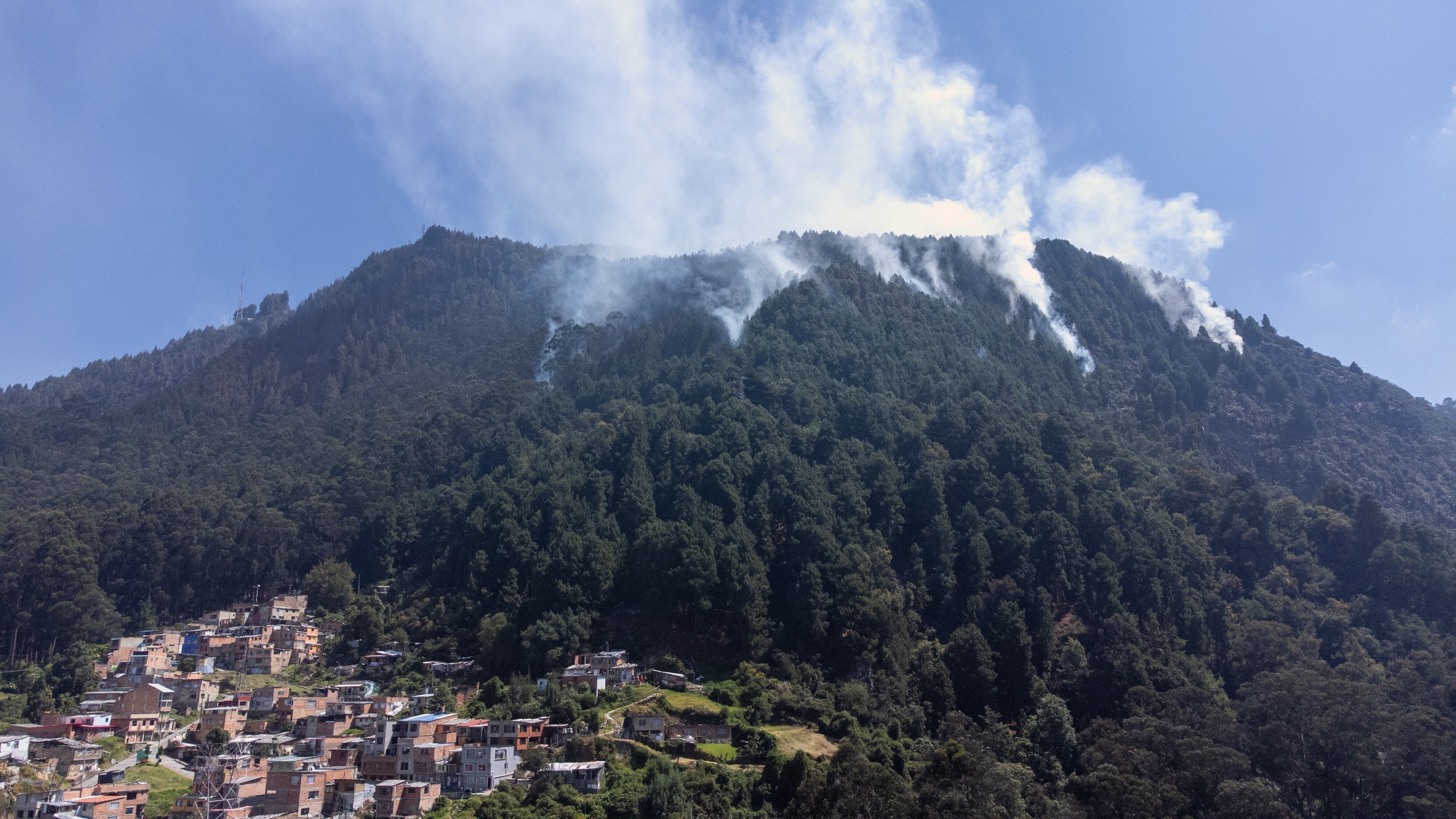 Cerros orientales de Bogotá, Colombia. (Foto: Daniel Garzon Herazo/NurPhoto via Getty Images)