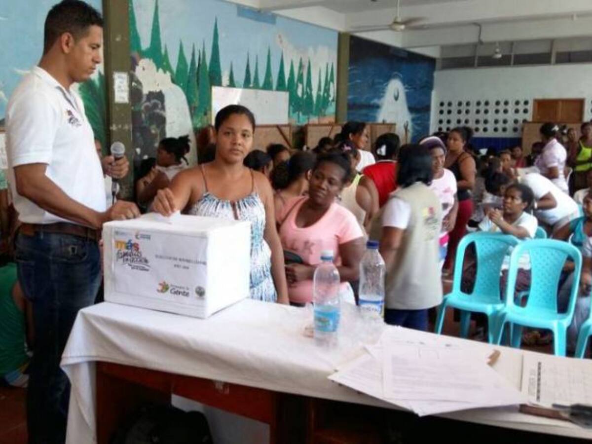 Gran caravana de Más Familias en Acción, en busca de madres y padres líderes