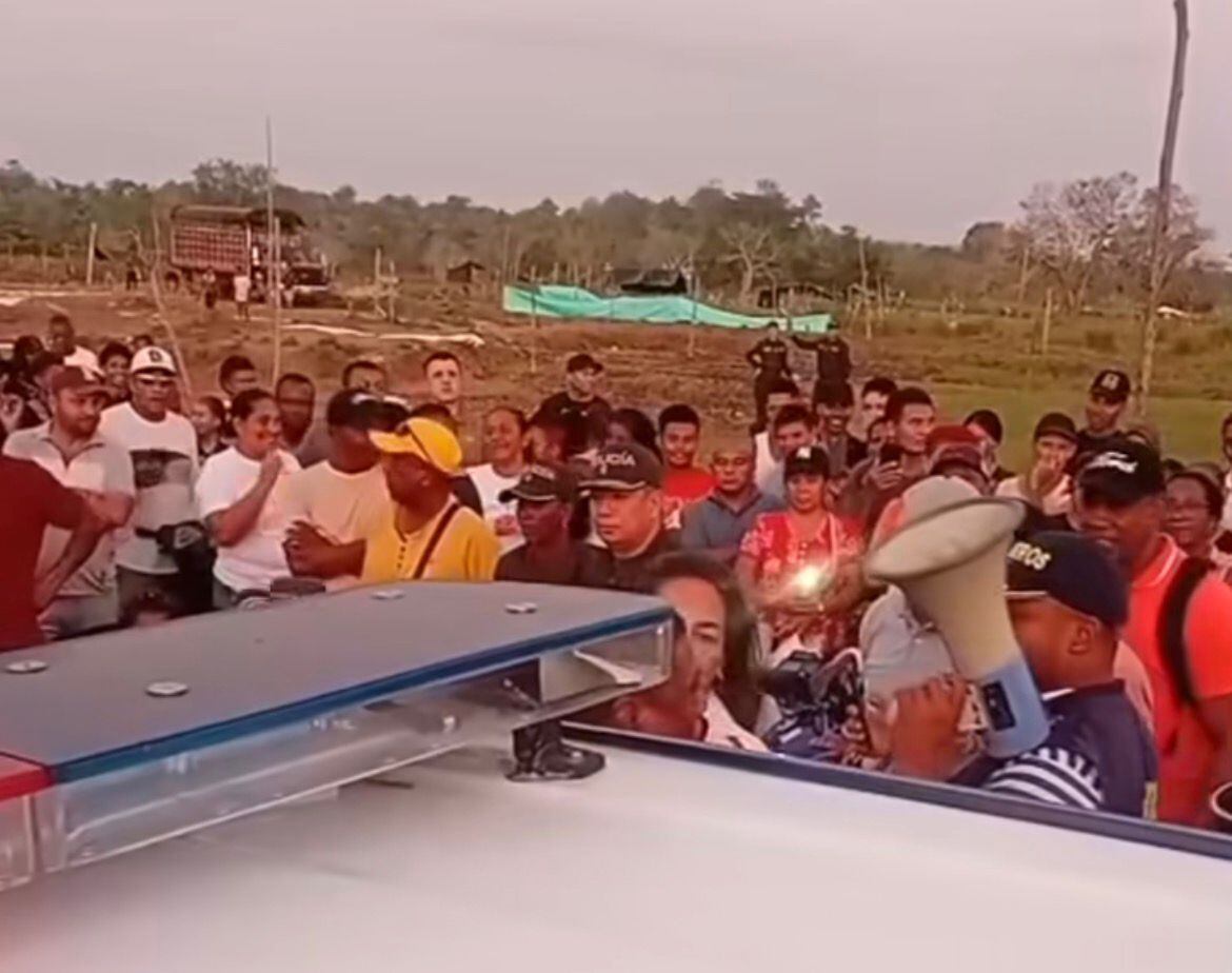 Hacienda Virgen del Cobre invadida tras entrega de la ANT. Foto: Cortesía.